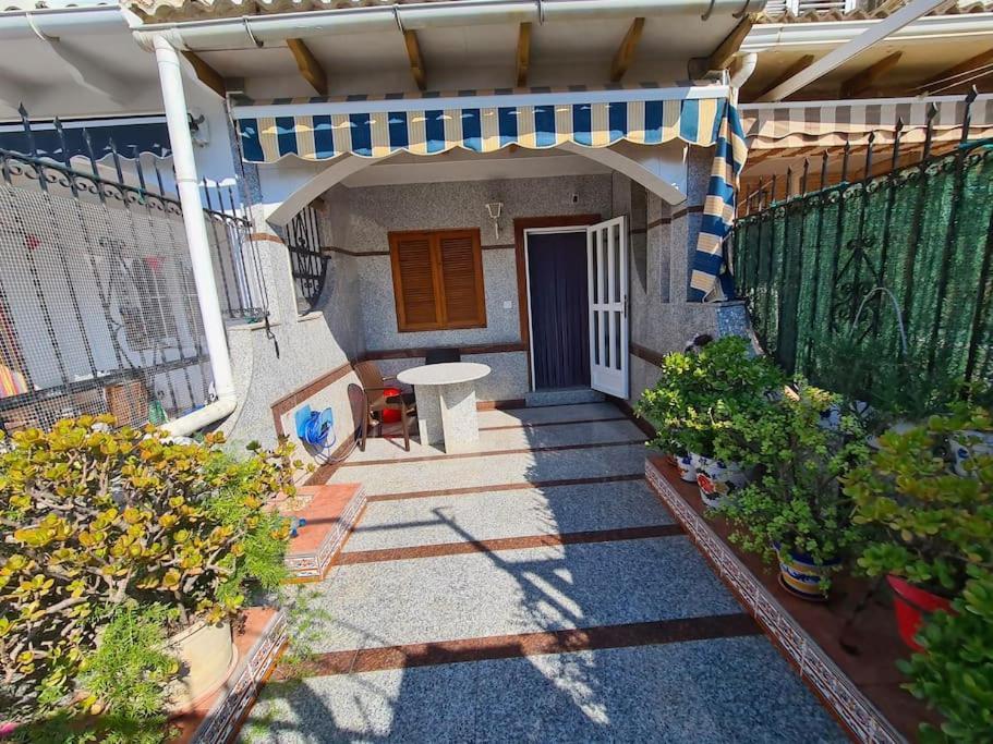 Marble Manor Guest House Los Alcazares Exterior photo